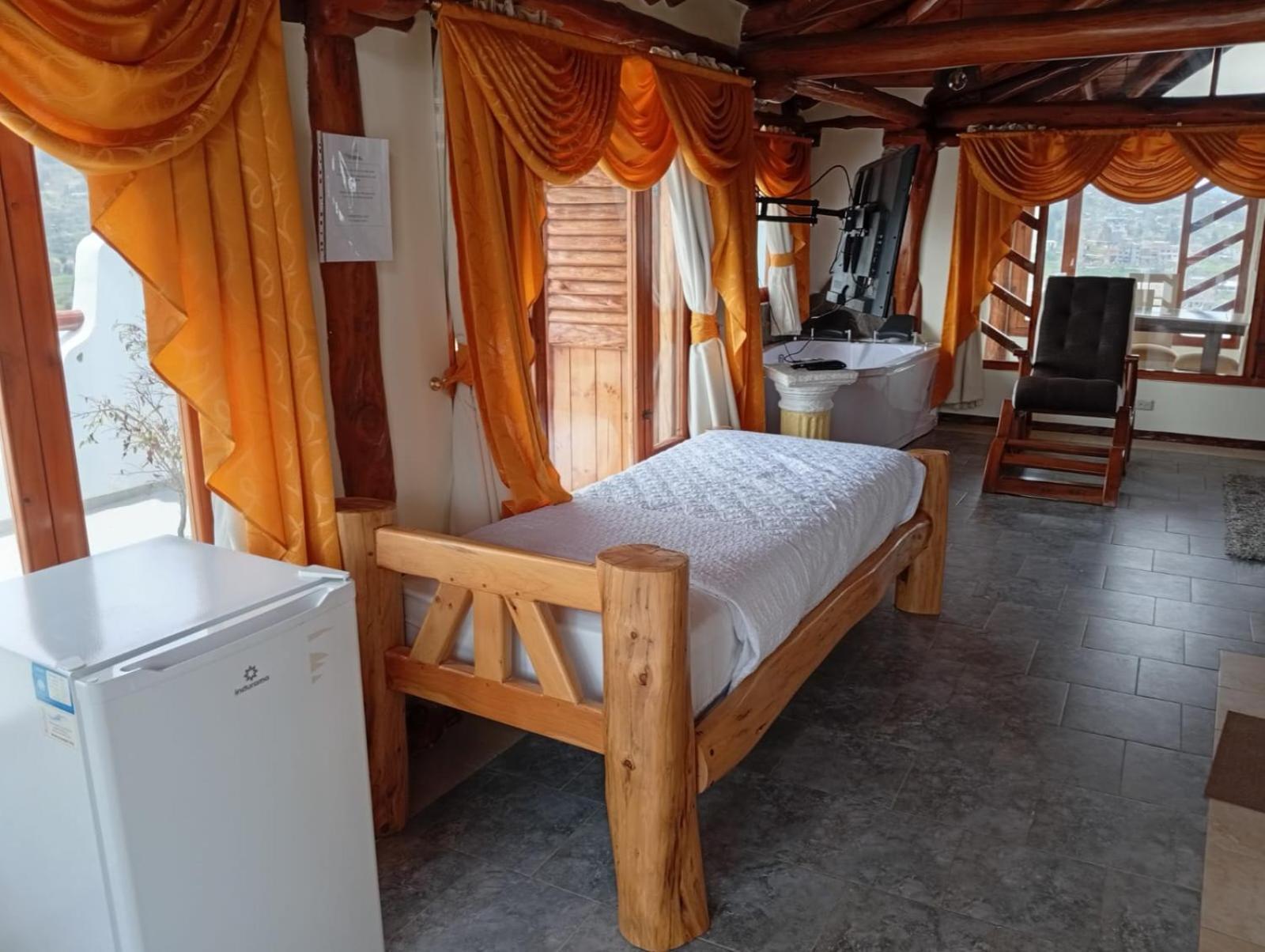 Hotel Maderanegra By Huasicama Latacunga Eksteriør bilde
